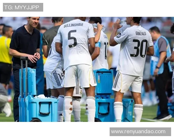 哈维阿隆索退役后选择执教皇马青年队开启新篇章 哈维阿隆索退役后选择执教皇马青年队开启新篇章